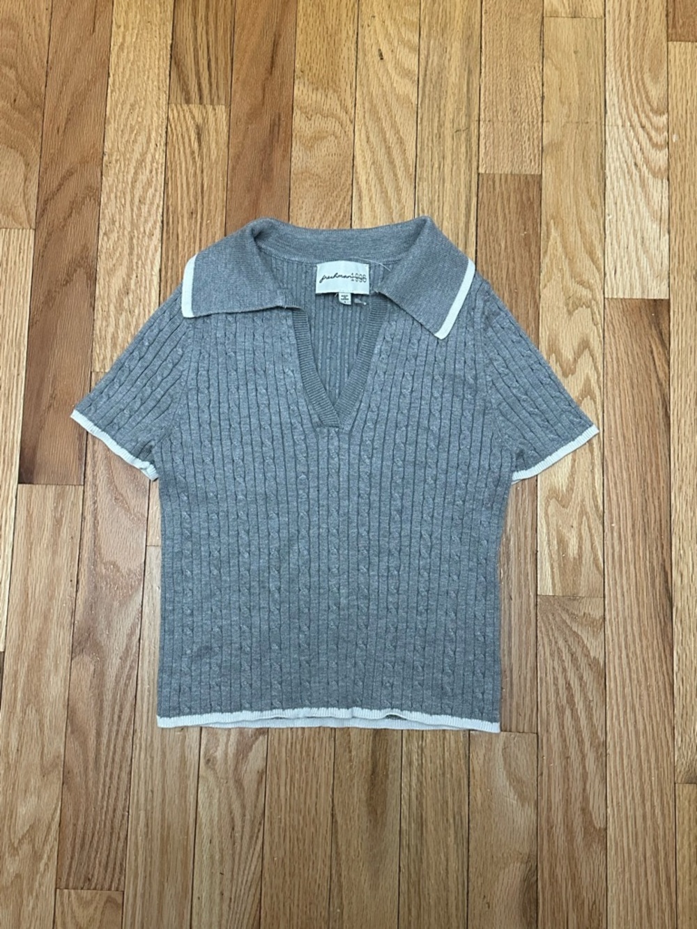 NWOT Freshman Heather Gray Ribbed Polo Top with White Edge
